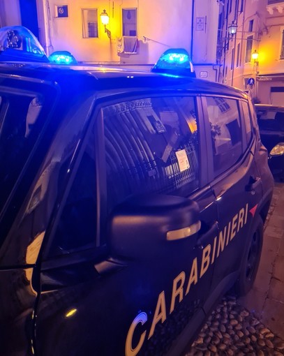 Evade dai domiciliari per andare a minacciare l’ex compagna a Ventimiglia: arrestato Evade dai domiciliari per andare a minacciare l’ex compagna a Ventimiglia: arrestato