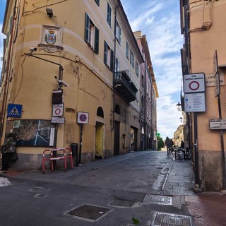 Imperia, multato in Ztl nonostante il pass e le cure oncologiche: “Mi hanno trattato come un furbetto”