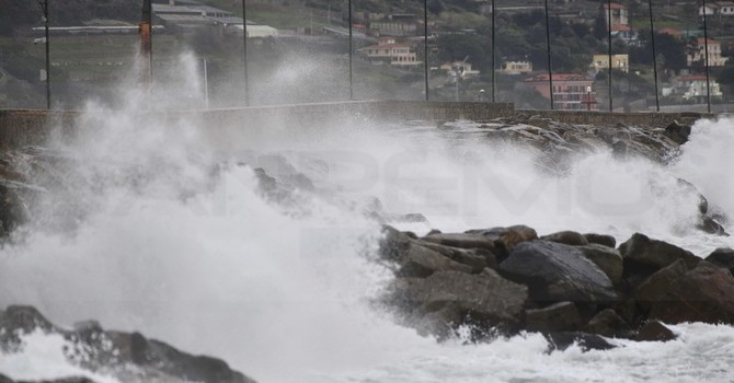 ARPAL. Burrasca su tutta la Liguria, raffiche oltre i 120 chilometri orari ARPAL. Burrasca su tutta la Liguria, raffiche oltre i 120 chilometri orari