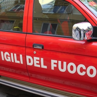 Imperia: frana ai Bardellini, massi colpiscono un'abitazione. Sul posto Vigili del Fuoco e Polizia Municipale