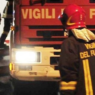 Borgomaro, in fiamme un'area boschiva a San Bernardo di Conio: vigili del fuoco in azione tutta la notte