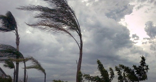 Maltempo: oggi mareggiata intensa su tutte le coste liguri, domani vento forte di burrasca sulla nostra provincia