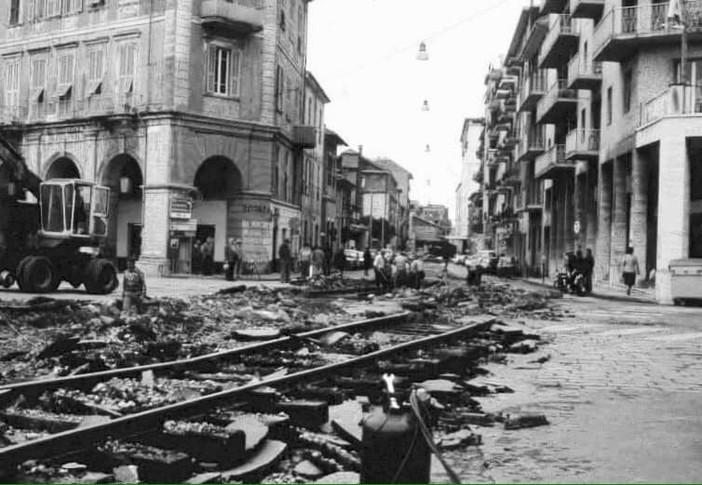 ACCADDE OGGI, 12 MAGGIO 1983. Via Schiva finalmente rifatta