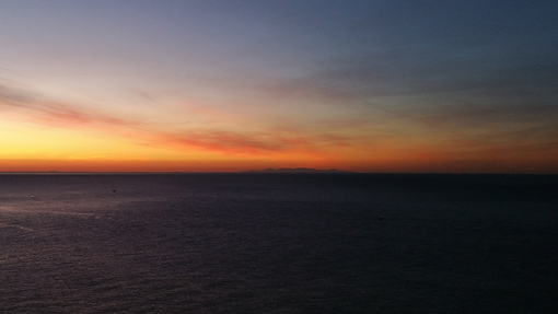 Il cielo terso di questa mattina ha permesso nuovamente la vista della Corsica dalla nostra costa
