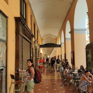Saldi estivi al via: il 9 luglio shopping sotto le stelle nel cuore di Oneglia Saldi estivi al via: il 9 luglio shopping sotto le stelle nel cuore di Oneglia