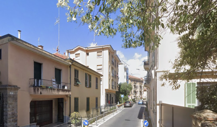 Strage di animali sulle strade di Imperia, dopo via Nazionale auto travolge un gatto in via Artallo Strage di animali sulle strade di Imperia, dopo via Nazionale auto travolge un gatto in via Artallo