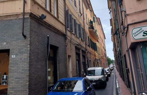 10 MAGGIO 1987 . &quot;Via Amendola un imbuto pieno di smog: trasformiamola in isola pedonale&quot;. E intanto l'assessore Vassallo lavora per il progetto Aurelia bis