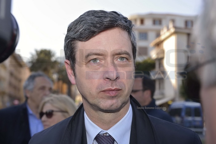 Imperia: oggi il Ministro del Lavoro Andrea Orlando incontra i sindacati nella sala della Provincia Imperia: oggi il Ministro del Lavoro Andrea Orlando incontra i sindacati nella sala della Provincia