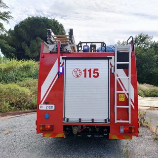 Imperia, abitazione prende fuoco: soccorsa la proprietaria