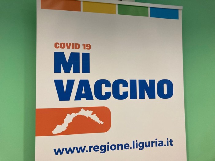 Oltre 11mila liguri si sono vaccinati agli 'Open day': molti gli scettici convinti, Toti "Ottima la risposta dei giovani" Oltre 11mila liguri si sono vaccinati agli 'Open day': molti gli scettici convinti, Toti "Ottima la risposta dei giovani"