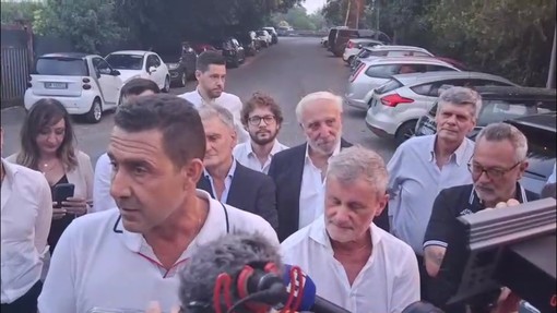Vannacci a cena con Alemanno: "Meloni può chiamarmi, sono disponibile"