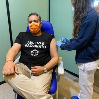 Vaccini: il Presidente della Regione Toti “Da giovedì al via le prenotazioni per la terza dose" Vaccini: il Presidente della Regione Toti “Da giovedì al via le prenotazioni per la terza dose"