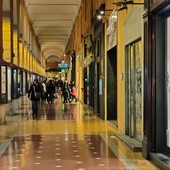 Il Natale a Imperia non decolla, la corsa ai regali non è ancora partita Il Natale a Imperia non decolla, la corsa ai regali non è ancora partita