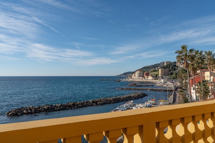 Porto Maurizio, in vendita la storica Villa Varese: un gioiello dell’800 con vista sul mare Porto Maurizio, in vendita la storica Villa Varese: un gioiello dell’800 con vista sul mare