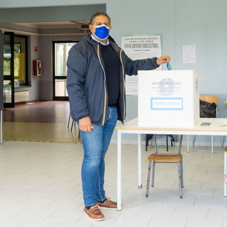 Elezioni amministrative, il Presidente Toti ha votato ad Ameglia: “Il voto è un grande diritto, esercitatelo”