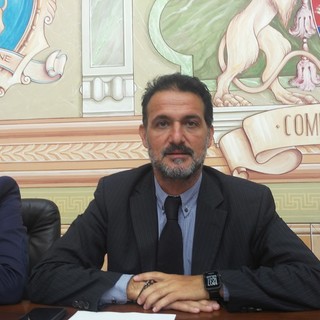 Rifiuti, San Bartolomeo al Mare: approvata la convezione per la gestione associata dello smaltimento. Urso “La politica ha fallito sul tema” Rifiuti, San Bartolomeo al Mare: approvata la convezione per la gestione associata dello smaltimento. Urso “La politica ha fallito sul tema”