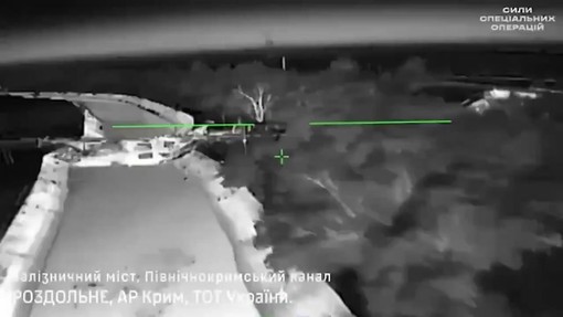 L'attacco dei droni ucraini contro il ponte ferroviario in Crimea