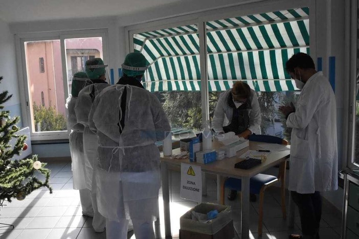 Coronavirus: altre 434 persone vaccinate oggi in provincia, domani tocca all'ospedale di Imperia e alla Rsa di Dolceacqua