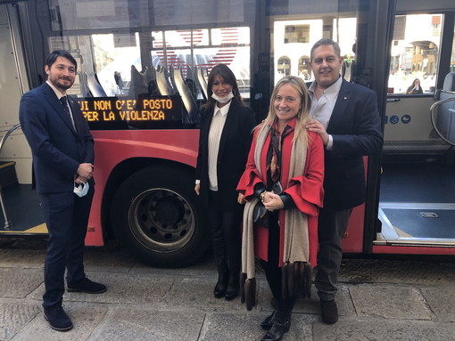 Pari opportunità: al via la campagna di Regione Liguria rivolta ai viaggiatori del trasporto pubblico su gomma contro la violenza sulle donne