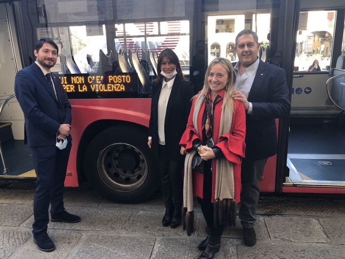 Pari opportunità: al via la campagna di Regione Liguria rivolta ai viaggiatori del trasporto pubblico su gomma contro la violenza sulle donne