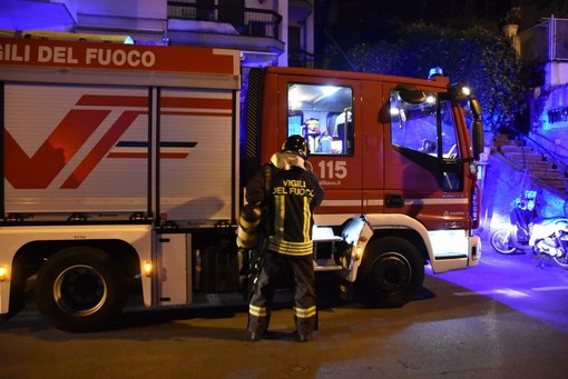 Imperia: fuga di gas in via Diano Calderina e incendio ad Artallo, doppio intervento dei vigili del fuoco