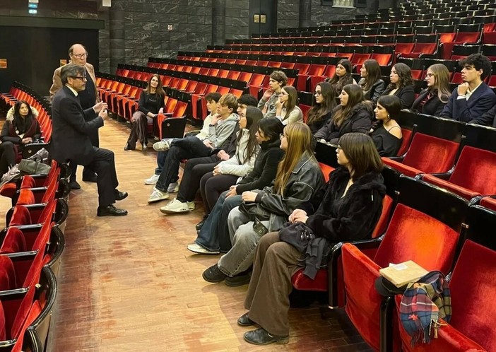 Il "Trovatore" svelato dal maestro Federico Pupo agli studenti del Vieusseux di Imperia Il "Trovatore" svelato dal maestro Federico Pupo agli studenti del Vieusseux di Imperia