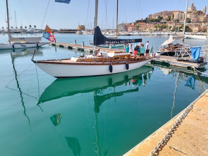 Piccoli velisti a bordo di Penelope: un incontro tra generazioni di mare