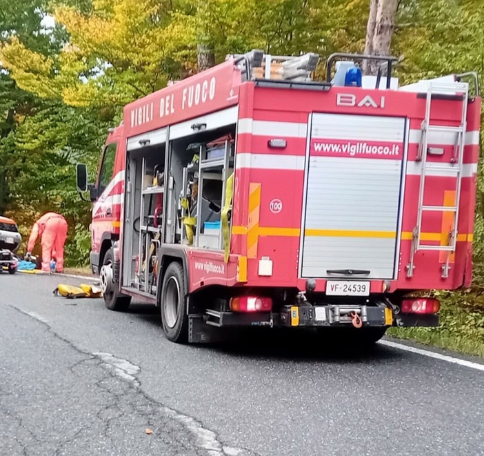 Auto precipita in una scarpata sulla Provinciale per Monesi: due feriti Auto precipita in una scarpata sulla Provinciale per Monesi: due feriti