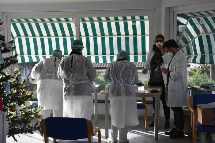 Coronavirus: ritardo nella consegna dei vaccini, domani arriveranno altre 18.720 dosi