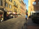 28 LUGLIO 1989. Prima, storica prova di isola pedonale in via Cascione: commercianti e automobilisti imperiesi divisi