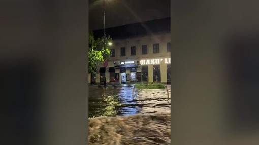 Bucarest come Venezia, le immagini dopo la tempesta in Romania Bucarest come Venezia, le immagini dopo la tempesta in Romania