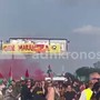 Cortei a Milano, manifestanti bloccano tangenziale e spunta lo striscione 'Gen Maranza'