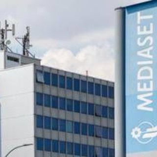 Mediaset dopo il video di Corona: "Libertà di espressione non è libertà di diffamazione" Mediaset dopo il video di Corona: "Libertà di espressione non è libertà di diffamazione"