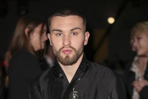 Artem Tkachuk condannato a 1 anno: l'attore di Mare Fuori danneggiò auto con tre amici