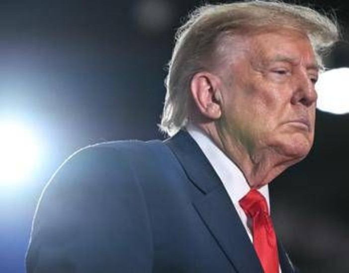 Trump, l'accordo con Putin e l'attacco a Zelensky: "Ucraina ha bisogno di un altro presidente"