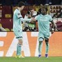 Roma-Bologna, vantaggio rossoblù con Rowe tra le proteste. Cos'è successo in Europa League