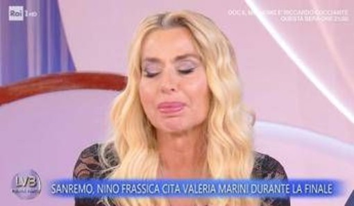 Valeria Marini in lacrime a La volta buona: "Frassica mi ha offesa". Ed esce dallo studio