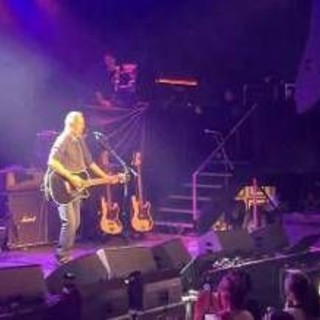 Springsteen suona a sorpresa a Minneapolis, sulla chitarra 'Arrest the President'