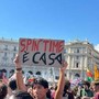 Roma, corteo Spin Time: "Città è di chi la vive non di chi specula" Roma, corteo Spin Time: "Città è di chi la vive non di chi specula"