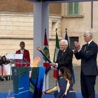 Milano-Cortina, Mattarella accende braciere: &quot;Pace è nel dna olimpico, tregua sia rinnovata&quot;
