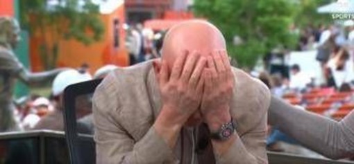Roland Garros, Agassi sconvolto da ritiro Arnaldi: lo shock in diretta