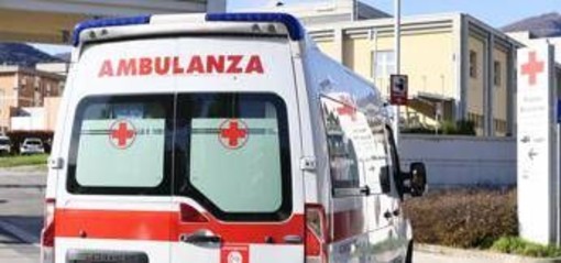 Bolzano, bimbo di 3 anni cade dalla finestra al terzo piano: è grave Bolzano, bimbo di 3 anni cade dalla finestra al terzo piano: è grave
