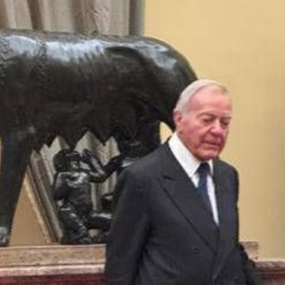 Gianni Letta: "Abbiamo bisogno di cultura per poter sopravvivere e migliorarci" Gianni Letta: "Abbiamo bisogno di cultura per poter sopravvivere e migliorarci"