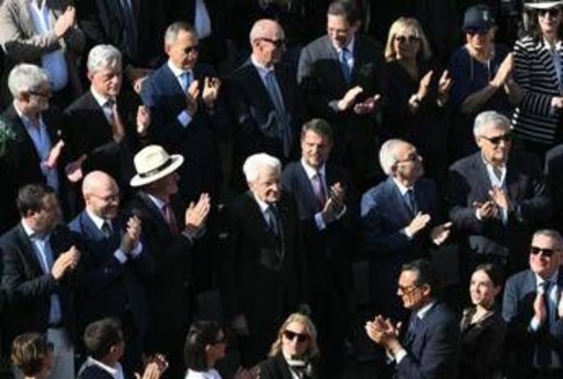 Internazionali, da Mattarella a Favino e Panatta: tutti i vip per la finale di Sinner Internazionali, da Mattarella a Favino e Panatta: tutti i vip per la finale di Sinner