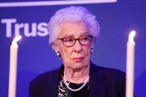 Addio a Eva Schloss, amica d'infanzia e sorellastra di Anne Frank Addio a Eva Schloss, amica d'infanzia e sorellastra di Anne Frank