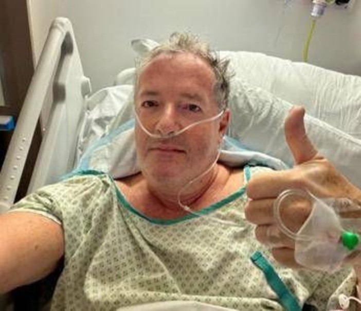 Piers Morgan cade e si rompe il femore: "Colpa di Trump"