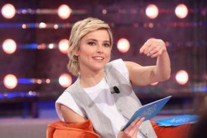 "Da Noi… A Ruota Libera", oggi la Signora Coriandoli ospite di Francesca Fialdini "Da Noi… A Ruota Libera", oggi la Signora Coriandoli ospite di Francesca Fialdini