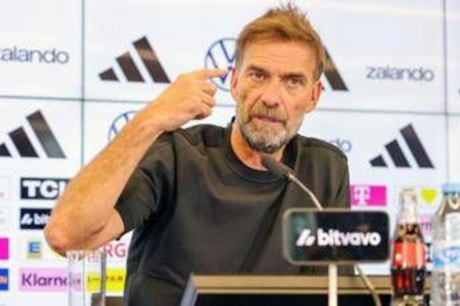 Germania, Klopp contro Afd: "Non lasciamo l'orgoglio nazionale alle persone sbagliate" Germania, Klopp contro Afd: "Non lasciamo l'orgoglio nazionale alle persone sbagliate"