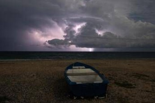Maltempo, oltre 5mila fulmini sulla costa della Toscana. In Liguria prolungata allerta Maltempo, oltre 5mila fulmini sulla costa della Toscana. In Liguria prolungata allerta
