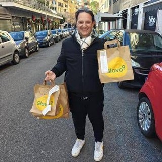 "Contro aggressioni mi muovo solo in auto e di giorno": vita da rider, la storia di Gianluca "Contro aggressioni mi muovo solo in auto e di giorno": vita da rider, la storia di Gianluca